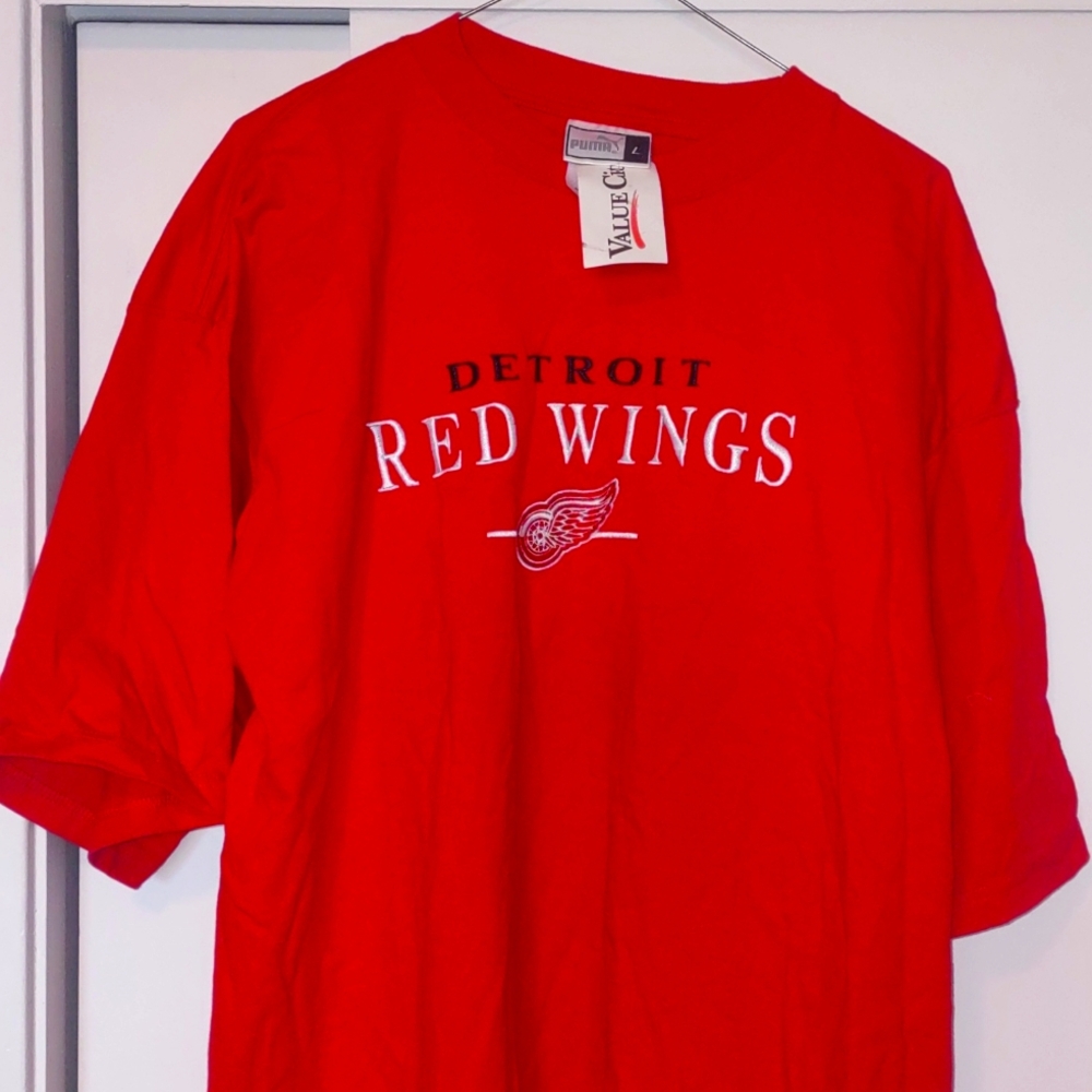 New with Tags NHL Detroit Red Wings tshirt L Hockey